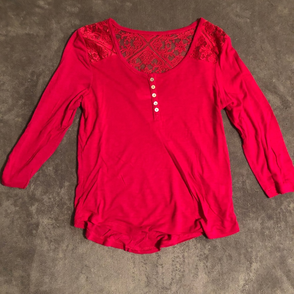 🌸2 for $16🌸 Red Quarter Sleeve Shirt